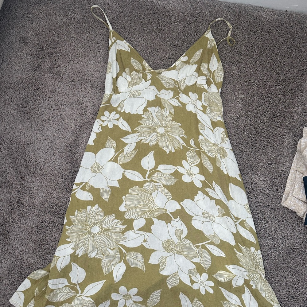 Billabong Green and White Floral Patterned Dress
